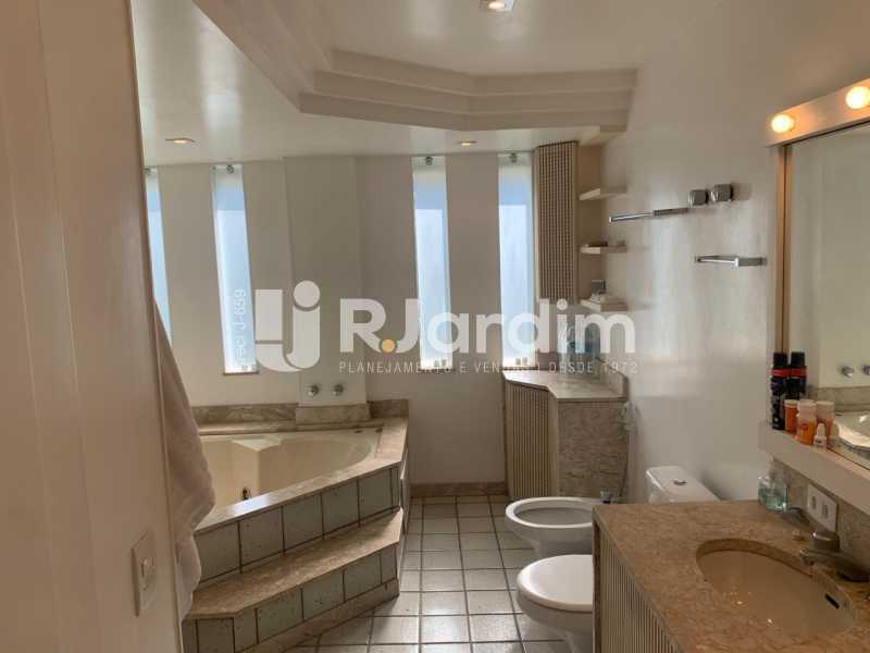 Casa para alugar com 5 quartos, 563m² - Foto 28