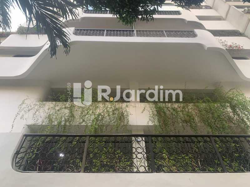 Apartamento à venda com 3 quartos, 150m² - Foto 3