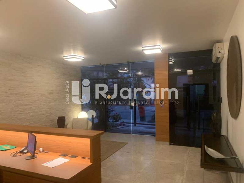 Apartamento à venda com 3 quartos, 150m² - Foto 4