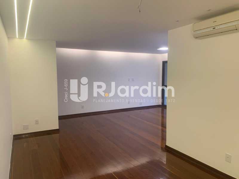 Apartamento à venda com 3 quartos, 150m² - Foto 5