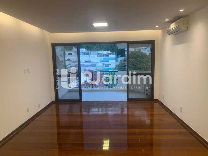 Apartamento à venda com 3 quartos, 150m² - Foto 7
