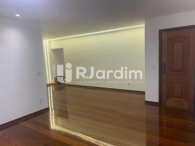 Apartamento à venda com 3 quartos, 150m² - Foto 14