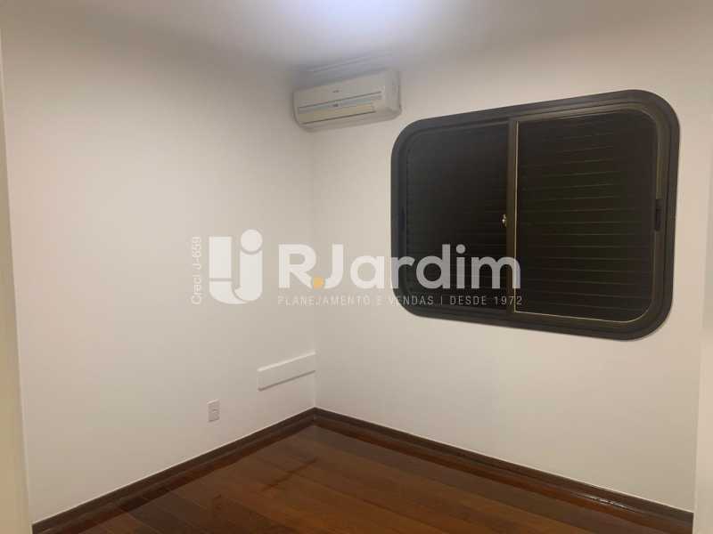 Apartamento à venda com 3 quartos, 150m² - Foto 15