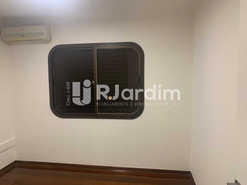 Apartamento à venda com 3 quartos, 150m² - Foto 16
