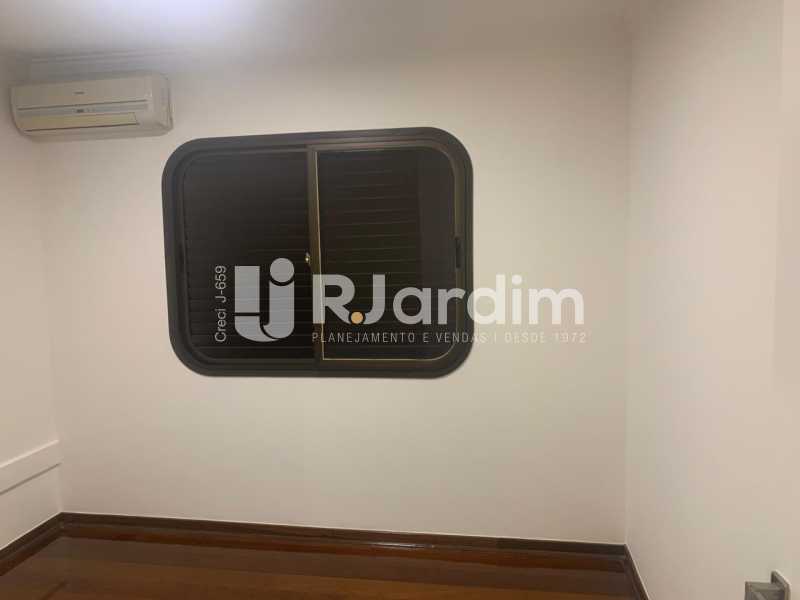 Apartamento à venda com 3 quartos, 150m² - Foto 17