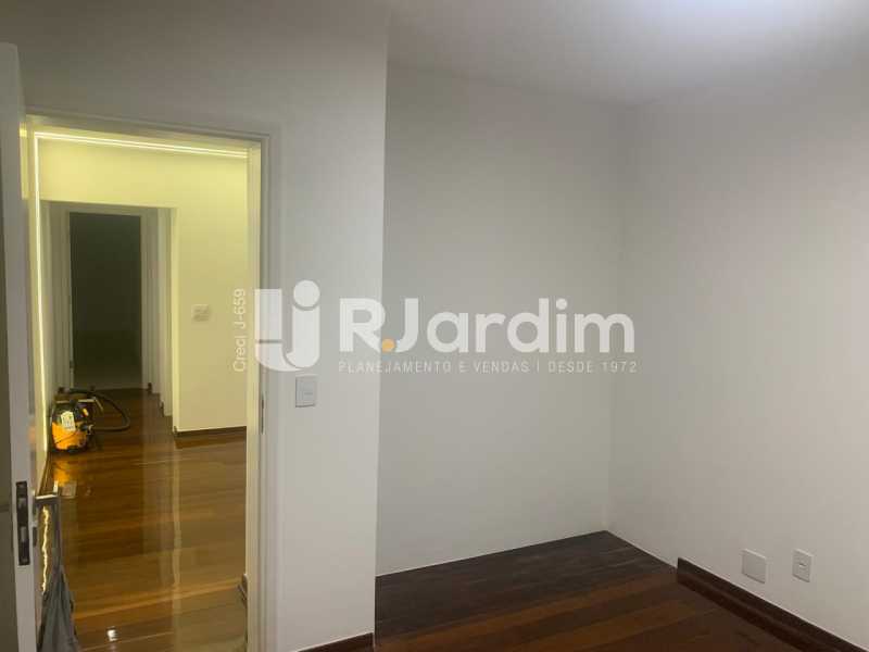 Apartamento à venda com 3 quartos, 150m² - Foto 18