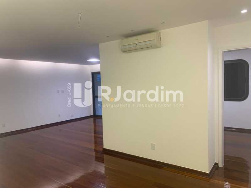 Apartamento à venda com 3 quartos, 150m² - Foto 27