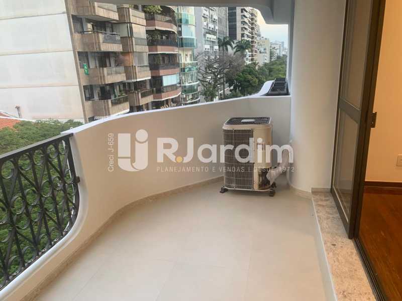 Apartamento à venda com 3 quartos, 150m² - Foto 29