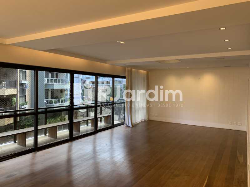 Apartamento à venda com 4 quartos, 304m² - Foto 1