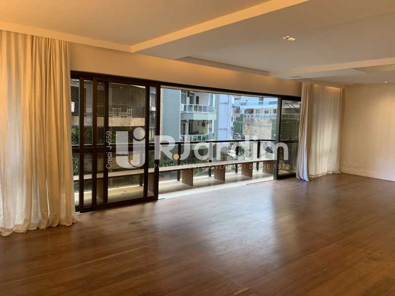 Apartamento à venda com 4 quartos, 304m² - Foto 3