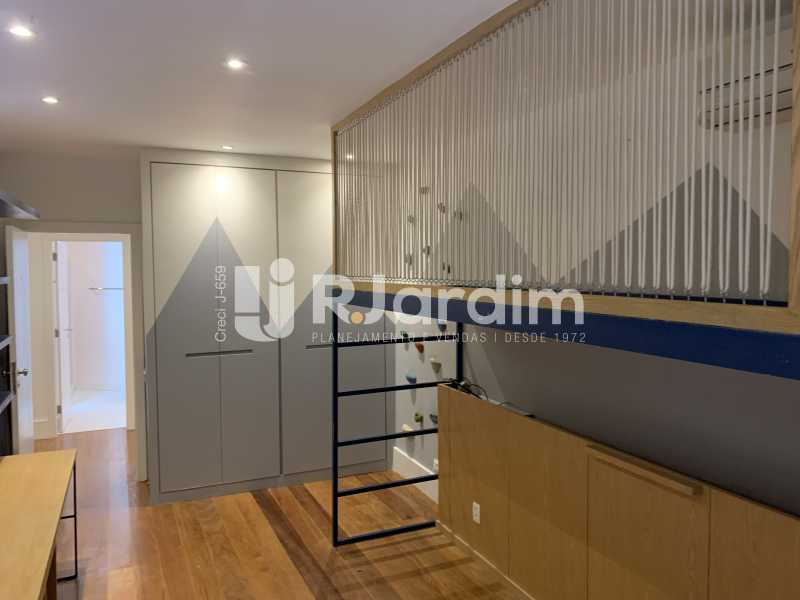 Apartamento à venda com 4 quartos, 304m² - Foto 18