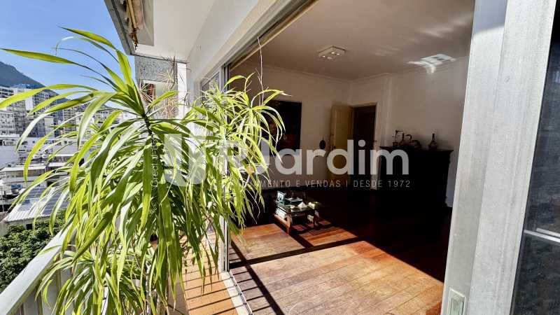 Apartamento à venda com 4 quartos, 167m² - Foto 1