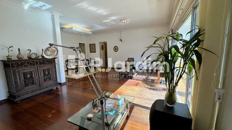 Apartamento à venda com 4 quartos, 167m² - Foto 3