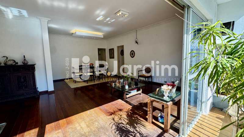Apartamento à venda com 4 quartos, 167m² - Foto 4