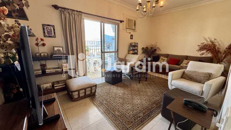 Apartamento à venda com 4 quartos, 167m² - Foto 9