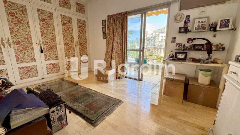 Apartamento à venda com 4 quartos, 167m² - Foto 14