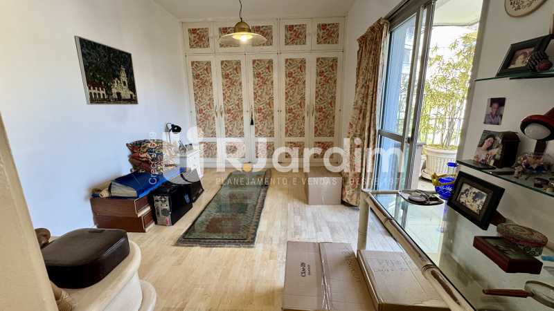 Apartamento à venda com 4 quartos, 167m² - Foto 16