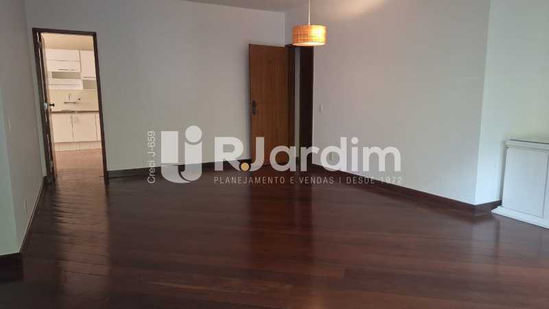 Apartamento à venda com 3 quartos, 135m² - Foto 7