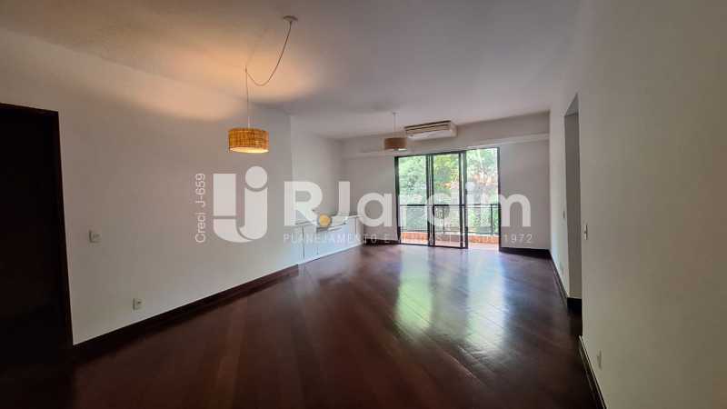 Apartamento à venda com 3 quartos, 135m² - Foto 11