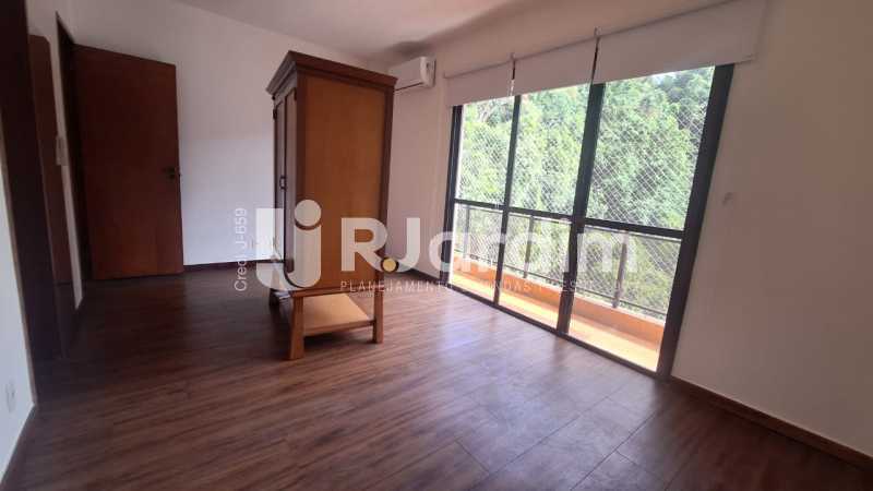 Apartamento à venda com 3 quartos, 135m² - Foto 12