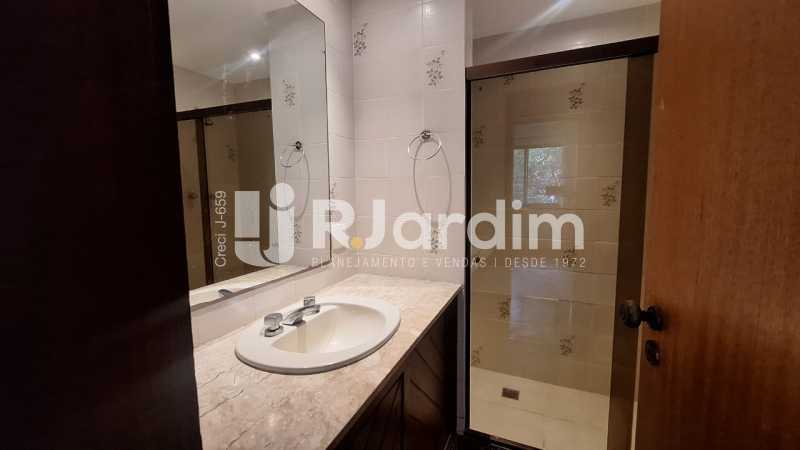 Apartamento à venda com 3 quartos, 135m² - Foto 13