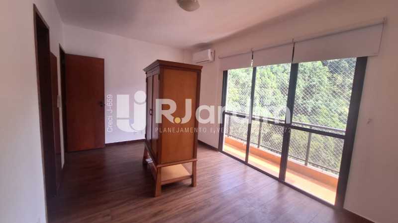 Apartamento à venda com 3 quartos, 135m² - Foto 16