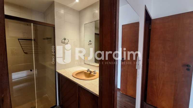 Apartamento à venda com 3 quartos, 135m² - Foto 18