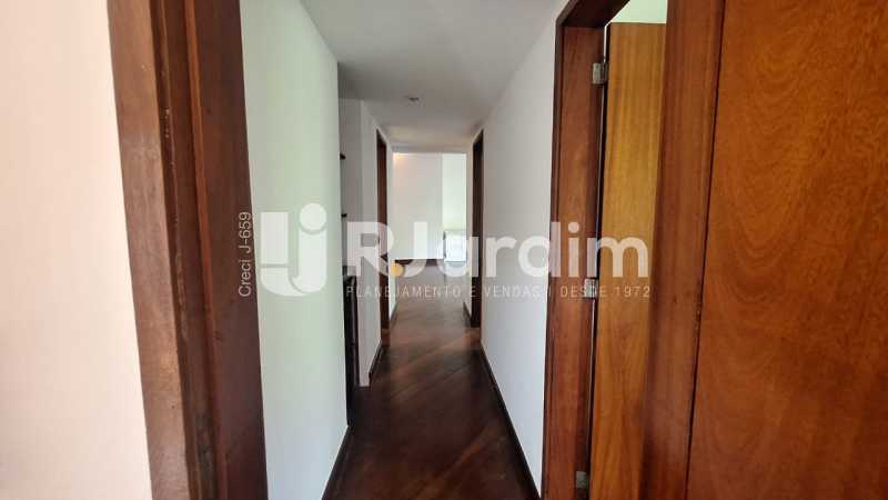 Apartamento à venda com 3 quartos, 135m² - Foto 21