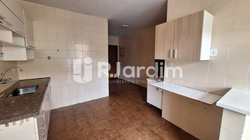Apartamento à venda com 3 quartos, 135m² - Foto 22