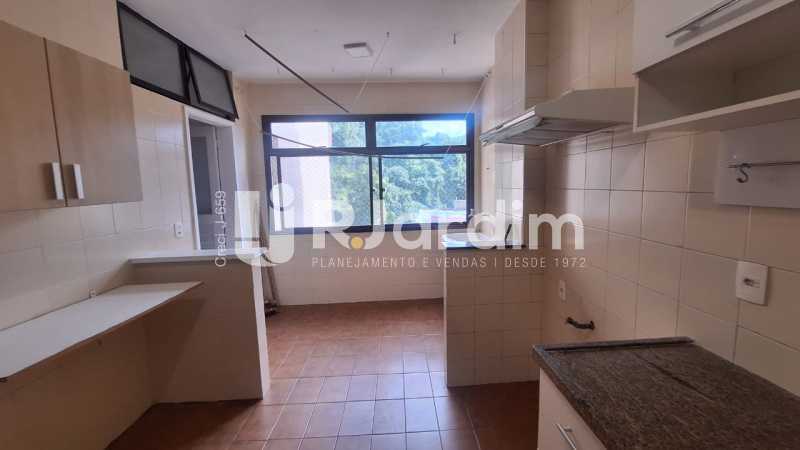 Apartamento à venda com 3 quartos, 135m² - Foto 26