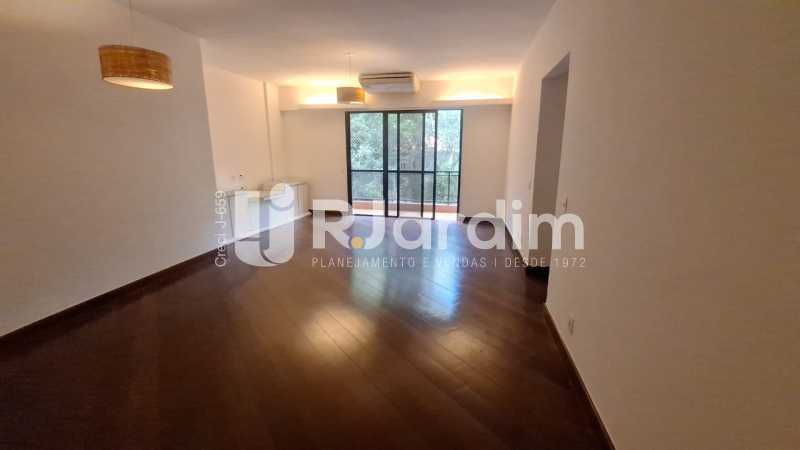 Apartamento à venda com 3 quartos, 135m² - Foto 29