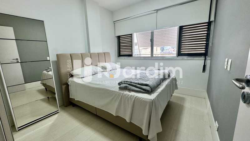 Apartamento à venda com 2 quartos, 100m² - Foto 11