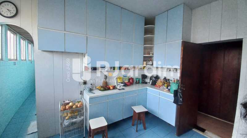 Apartamento à venda com 4 quartos, 197m² - Foto 28