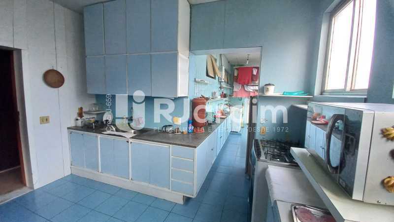 Apartamento à venda com 4 quartos, 197m² - Foto 25