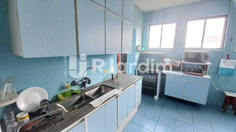 Apartamento à venda com 4 quartos, 197m² - Foto 27