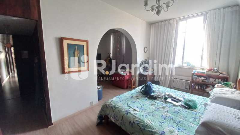 Apartamento à venda com 4 quartos, 197m² - Foto 16