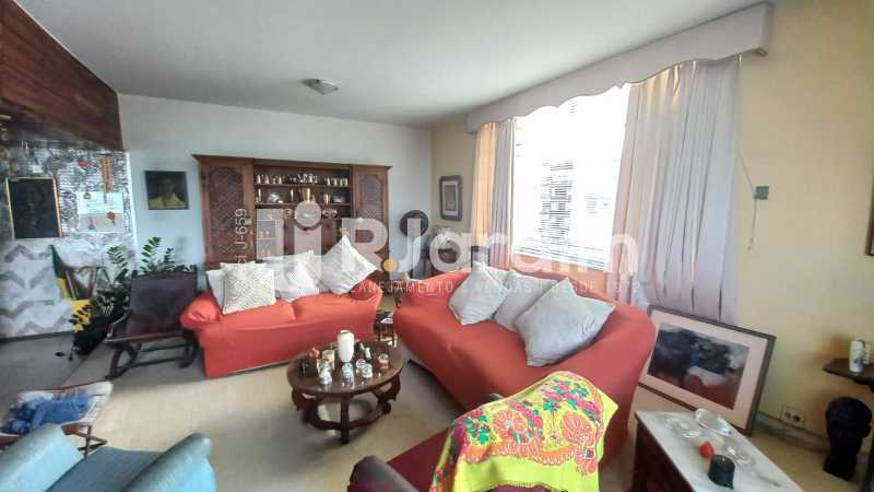Apartamento à venda com 4 quartos, 197m² - Foto 3