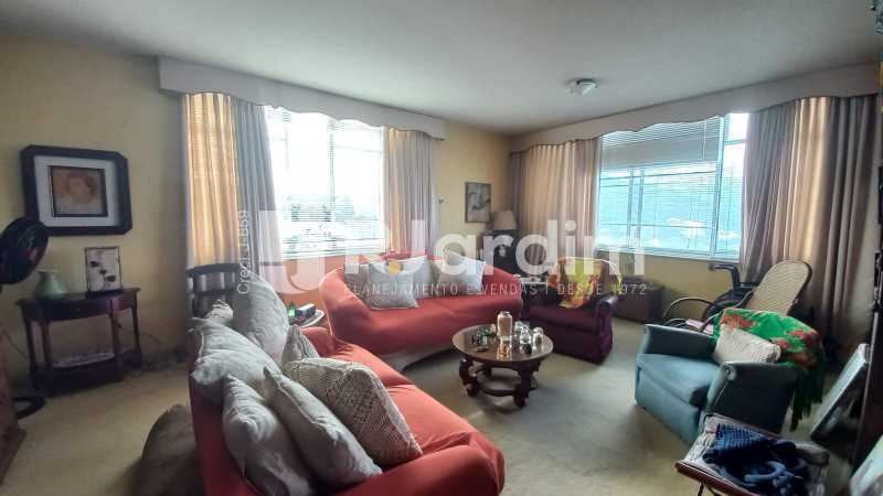 Apartamento à venda com 4 quartos, 197m² - Foto 4