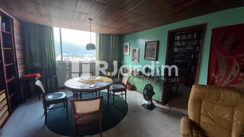 Apartamento à venda com 4 quartos, 197m² - Foto 24