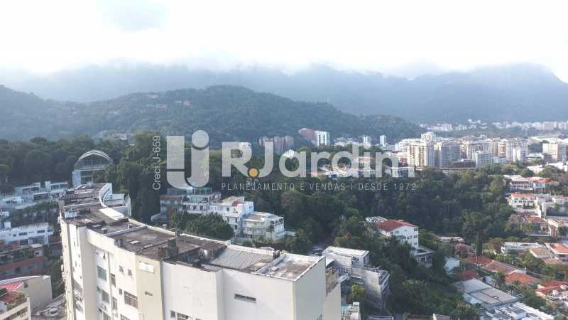 Apartamento à venda com 4 quartos, 197m² - Foto 1
