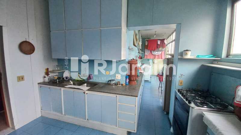 Apartamento à venda com 4 quartos, 197m² - Foto 29
