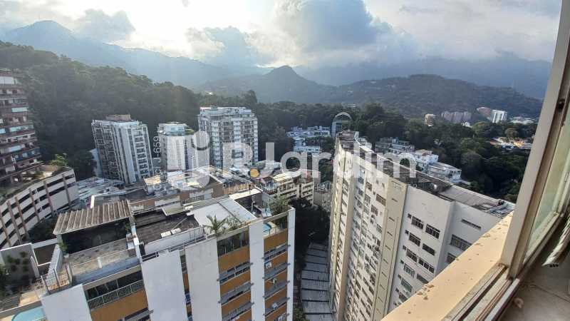 Apartamento à venda com 4 quartos, 197m² - Foto 7