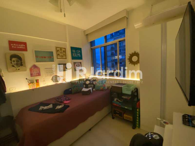 Apartamento à venda com 3 quartos, 85m² - Foto 11