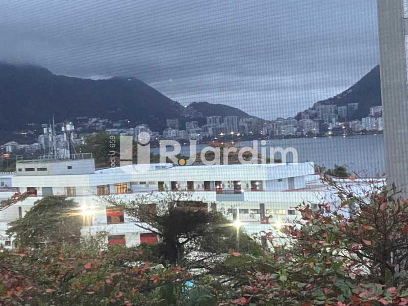 Apartamento à venda com 3 quartos, 85m² - Foto 2
