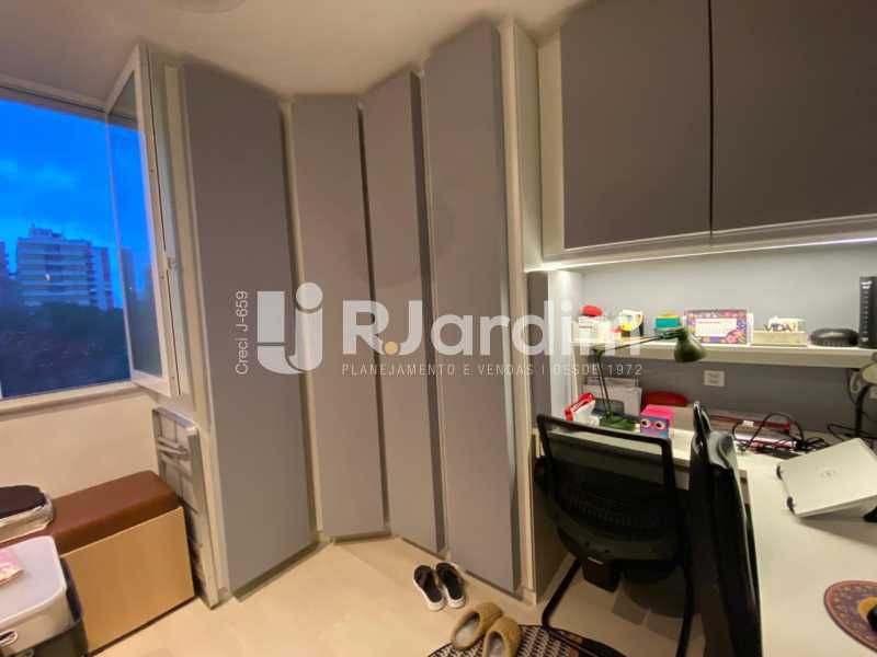 Apartamento à venda com 3 quartos, 85m² - Foto 13