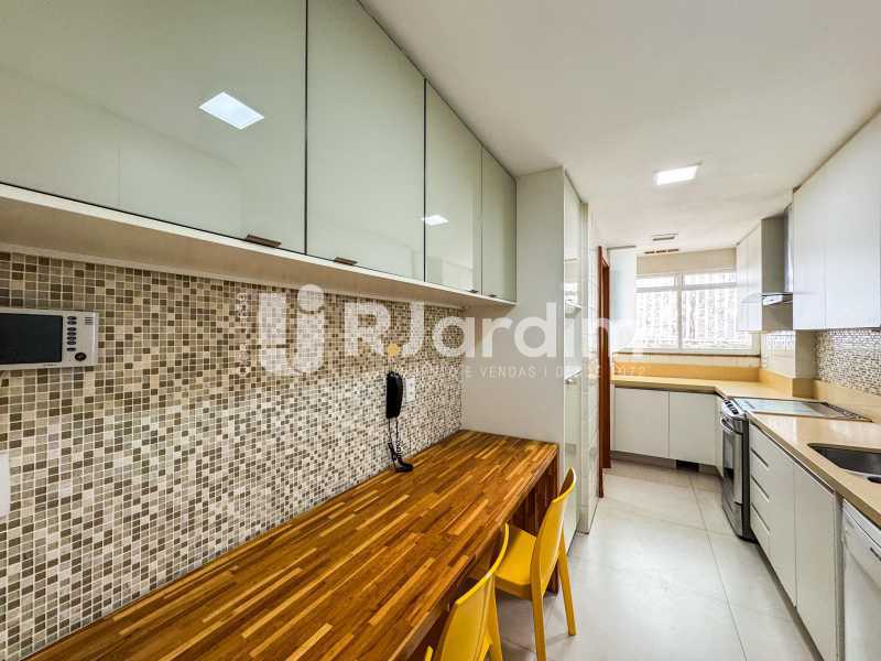Cobertura à venda com 3 quartos, 180m² - Foto 9