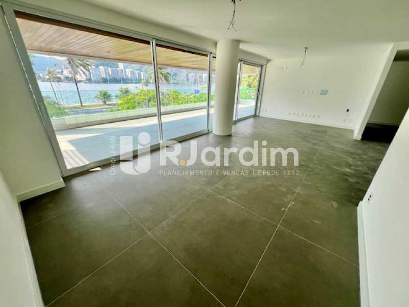 Apartamento à venda com 4 quartos, 236m² - Foto 5