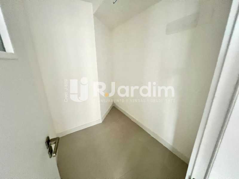 Apartamento à venda com 4 quartos, 236m² - Foto 19