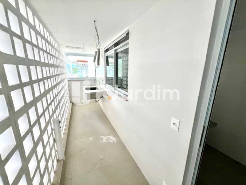 Apartamento à venda com 4 quartos, 236m² - Foto 20