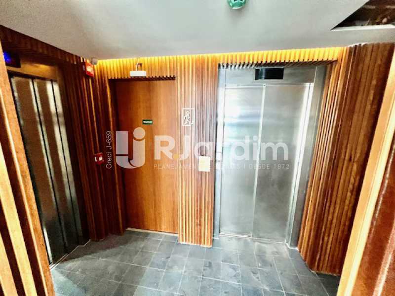 Apartamento à venda com 4 quartos, 236m² - Foto 25